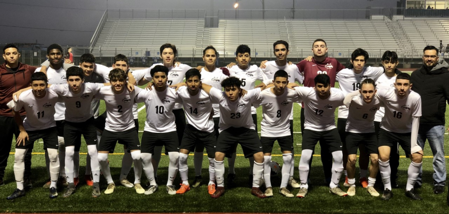 Soccer Prepares to Honor Seniors and Host Lancers