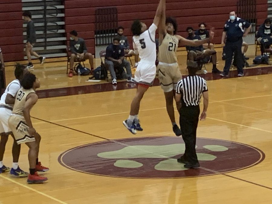 BASKETBALL:  Cougars Drop Season Opener to Elk Grove