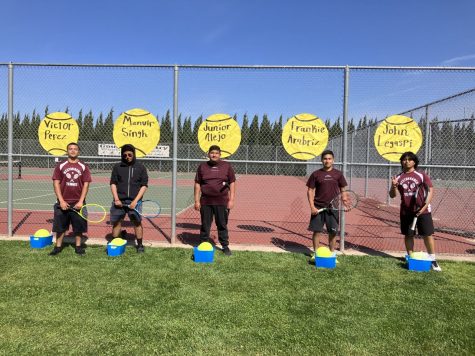 Boys Tennis Says Goodbye to Seniors